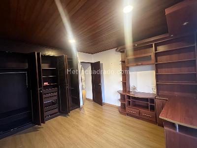 Casa de 4 alcobas en venta en San Jose De Bavaria, Bogotá, 330 m² · foto 10 de 14