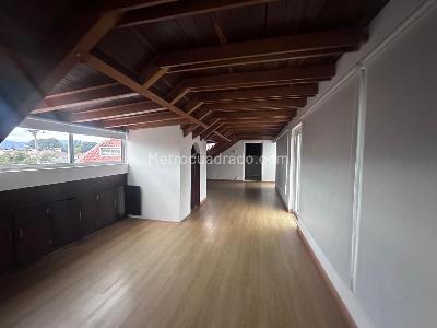 Casa de 4 alcobas en venta en San Jose De Bavaria, Bogotá, 330 m² · foto 12 de 14