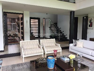 Casa de 5 alcobas en venta en San Jose De Bavaria, Bogotá, 450 m² · foto 18 de 19