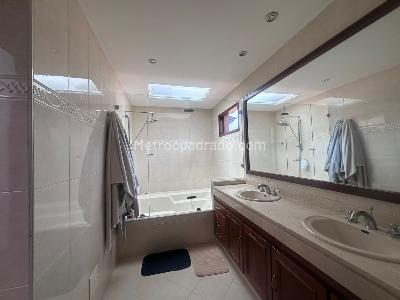 Casa de 4 alcobas en venta en San Jose De Bavaria, Bogotá, 560 m² · foto 12 de 19