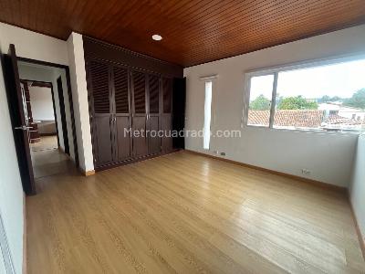 Casa de 4 alcobas en venta en San Jose De Bavaria, Bogotá, 800 m² · foto 11 de 19