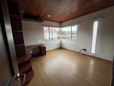 Casa de 4 alcobas en venta en San Jose De Bavaria, Bogotá, 800 m² · foto 13 de 19