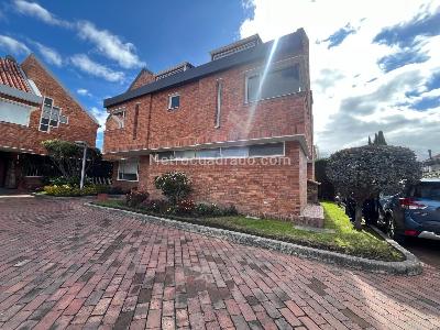 Casa de 4 alcobas en venta en San Jose De Bavaria, Bogotá, 800 m² · foto 1 de 19