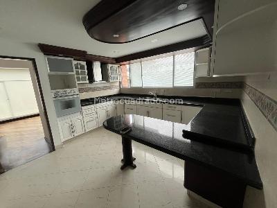Casa de 4 alcobas en venta en San Jose De Bavaria, Bogotá, 800 m² · foto 7 de 19