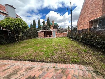 Casa de 4 alcobas en venta en San Jose De Bavaria, Bogotá, 800 m² · foto 3 de 18