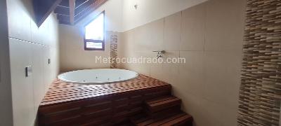 Casa de 5 alcobas en venta en San Jose De Bavaria, Bogotá, 800 m² · foto 17 de 20