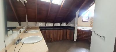 Casa de 5 alcobas en venta en San Jose De Bavaria, Bogotá, 800 m² · foto 19 de 20