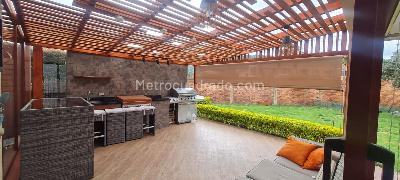 Casa de 5 alcobas en venta en San Jose De Bavaria, Bogotá, 800 m² · foto 3 de 20