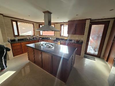 Casa de 4 alcobas en venta en San Jose De Bavaria, Bogotá, 800 m² · foto 3 de 20