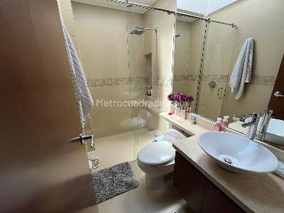 Casa de 4 alcobas en venta en San Jose De Bavaria, Bogotá, 800 m² · foto 15 de 20