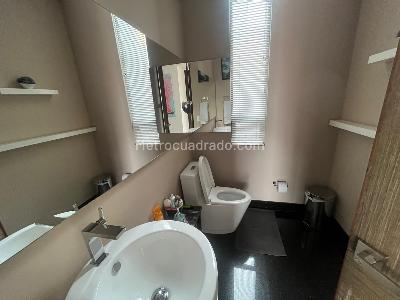 Apartamento de 3 alcobas en arriendo en Refugio Chico Central, Bogotá, 377 m² · foto 19 de 20
