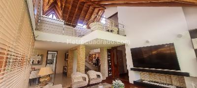 Casa de 4 alcobas en venta en San Jose De Bavaria, Bogotá, 800 m² · foto 1 de 20
