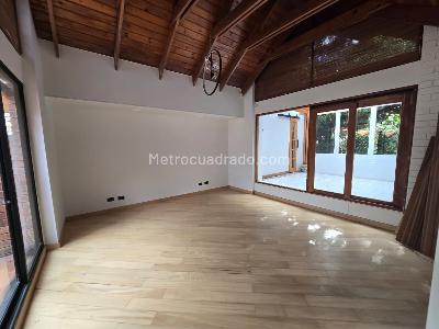 Casa de 3 alcobas en venta en San Jose De Bavaria, Bogotá, 800 m² · foto 4 de 20