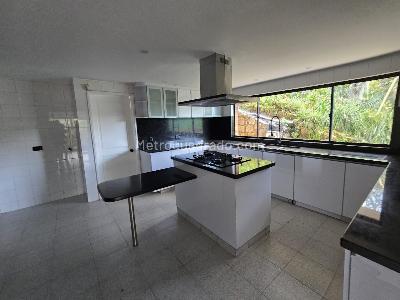 Casa de 3 alcobas en venta en San Jose De Bavaria, Bogotá, 800 m² · foto 7 de 20