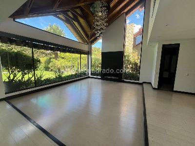 Casa de 5 alcobas en venta en San Jose De Bavaria, Bogotá, 800 m² · foto 3 de 20