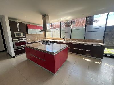 Casa de 5 alcobas en venta en San Jose De Bavaria, Bogotá, 800 m² · foto 5 de 20