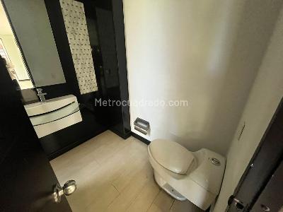 Casa de 5 alcobas en venta en San Jose De Bavaria, Bogotá, 800 m² · foto 6 de 20