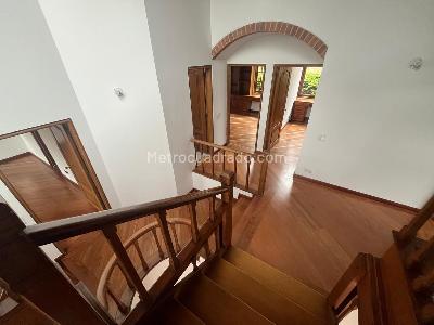 Casa de 4 alcobas en venta en Cedros De Provenza, Bogotá, 350 m² · foto 11 de 20