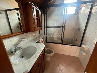 Casa de 4 alcobas en venta en Cedros De Provenza, Bogotá, 350 m² · foto 15 de 20