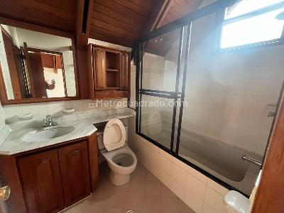 Casa de 4 alcobas en venta en Cedros De Provenza, Bogotá, 350 m² · foto 16 de 20