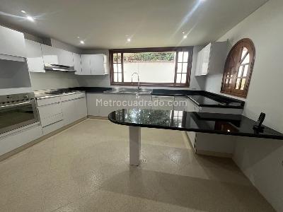 Casa de 4 alcobas en venta en Cedros De Provenza, Bogotá, 350 m² · foto 5 de 20