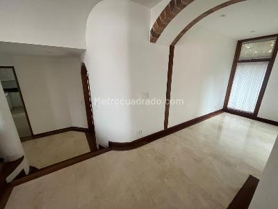 Casa de 4 alcobas en venta en Cedros De Provenza, Bogotá, 350 m² · foto 7 de 20
