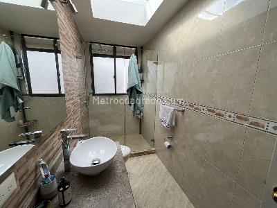 Casa de 4 alcobas en venta en San Jose De Bavaria, Bogotá, 1100 m² · foto 17 de 20