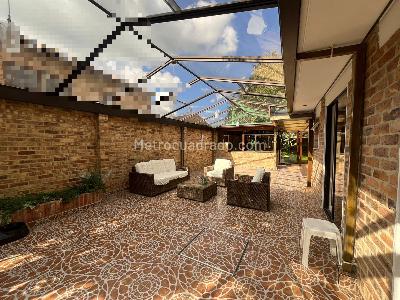 Casa de 4 alcobas en venta en San Jose De Bavaria, Bogotá, 1100 m² · foto 9 de 20