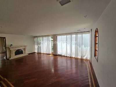 Casa de 5 alcobas en venta en San Jose De Bavaria, Bogotá, 450 m² · foto 12 de 20