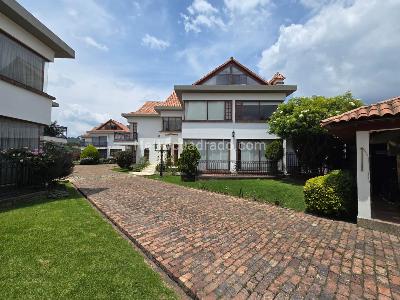 Casa de 5 alcobas en venta en San Jose De Bavaria, Bogotá, 450 m² · foto 15 de 20