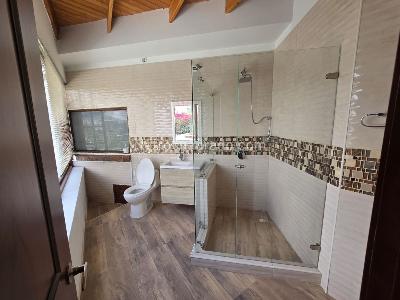 Casa de 5 alcobas en venta en San Jose De Bavaria, Bogotá, 450 m² · foto 6 de 20