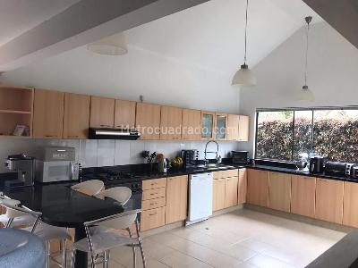 Casa de 4 alcobas en venta en San Sebastian, Bogotá, 1500 m² · foto 2 de 15
