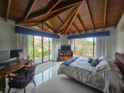 Casa de 4 alcobas en venta en San Jose De Bavaria, Bogotá · foto 3 de 20