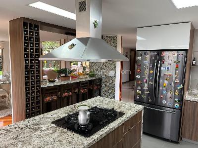 Casa de 5 alcobas en venta en San Simon, Bogotá, 1184 m² · foto 2 de 10
