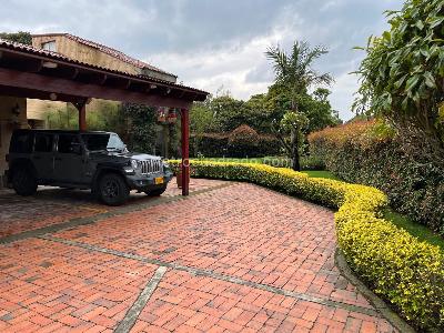Casa de 5 alcobas en venta en San Simon, Bogotá, 1184 m² · foto 9 de 10