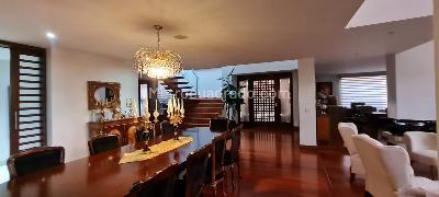 Casa de 5 alcobas en venta en San Jose De Bavaria, Bogotá, 800 m² · foto 3 de 10