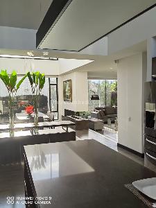 Casa de 5 alcobas en venta en San Sebastian, Bogotá, 1420 m² · foto 3 de 7