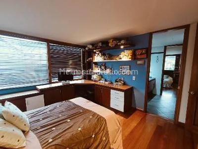 Casa de 4 alcobas en venta en San Jose De Bavaria, Bogotá, 850 m² · foto 12 de 18
