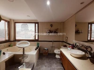 Casa de 4 alcobas en venta en San Jose De Bavaria, Bogotá, 850 m² · foto 14 de 18