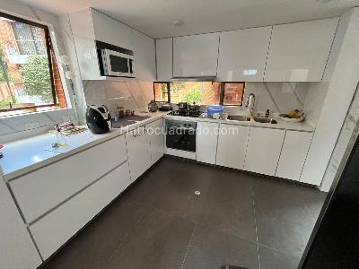 Casa de 4 alcobas en venta en Cedros De Provenza, Bogotá, 340 m² · foto 2 de 14