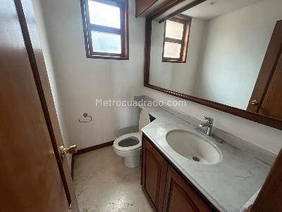 Casa de 4 alcobas en venta en Cedros De Provenza, Bogotá, 340 m² · foto 6 de 14