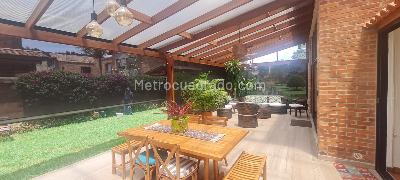 Casa de 4 alcobas en venta en San Jose De Bavaria, Bogotá, 1000 m² · foto 1 de 20