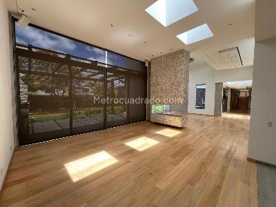 Casa de 4 alcobas en venta en Hacienda San Simon Pl, Bogotá, 1680 m² · foto 2 de 20