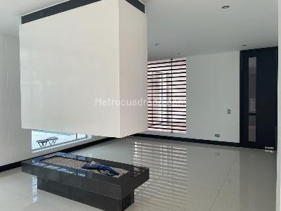 Casa de 4 alcobas en venta en San Jose De Bavaria, Bogotá, 835 m² · foto 4 de 20