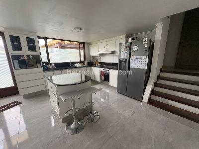 Casa de 4 alcobas en venta en San Jose De Bavaria, Bogotá, 1100 m² · foto 2 de 20