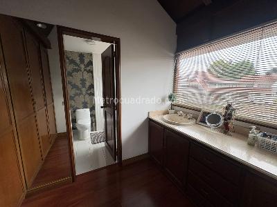 Casa de 4 alcobas en venta en San Jose De Bavaria, Bogotá, 1100 m² · foto 5 de 20