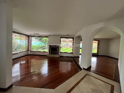 Casa de 4 alcobas en venta en San Jose De Bavaria, Bogotá, 800 m² · foto 4 de 20
