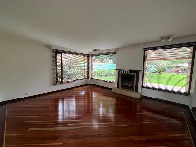 Casa de 4 alcobas en venta en San Jose De Bavaria, Bogotá, 800 m² · foto 5 de 20