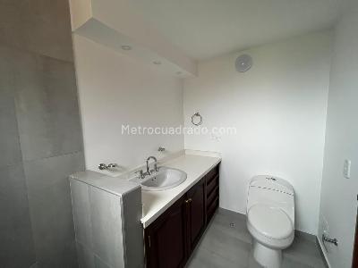 Casa de 4 alcobas en venta en San Jose De Bavaria, Bogotá, 800 m² · foto 9 de 20