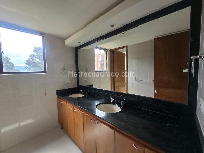 Casa de 4 alcobas en venta en Cerros De Sotileza, Bogotá, 500 m² · foto 12 de 20